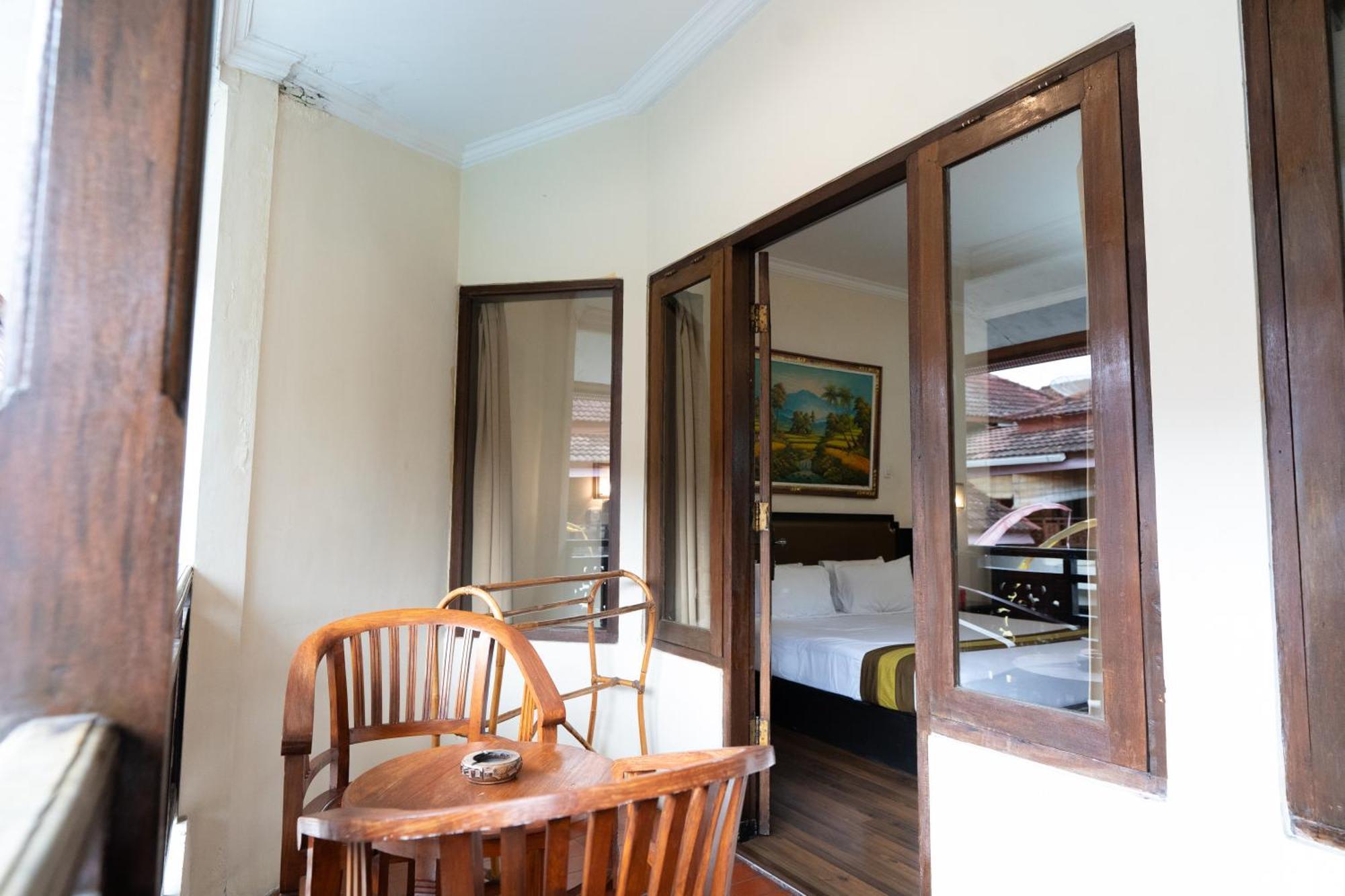 The Flora Kuta Bali Hotel Екстериор снимка