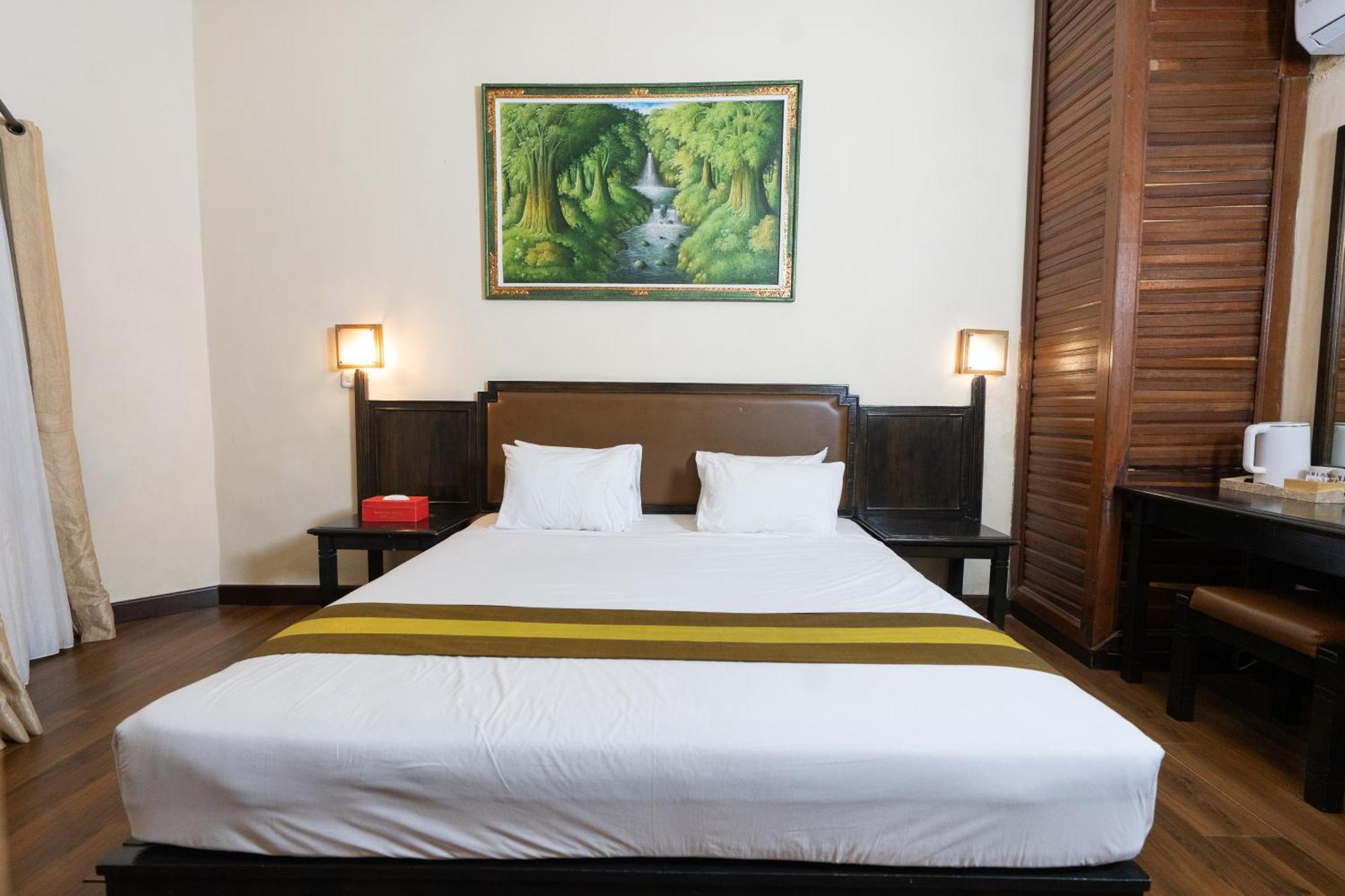 The Flora Kuta Bali Hotel Екстериор снимка