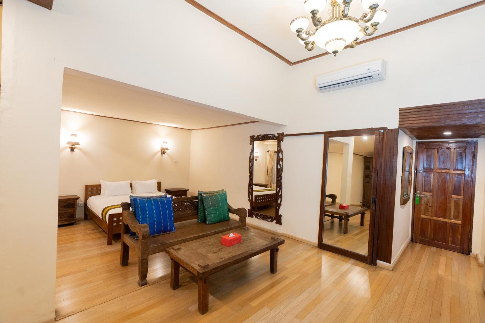 The Flora Kuta Bali Hotel Екстериор снимка