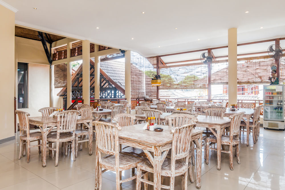 The Flora Kuta Bali Hotel Екстериор снимка