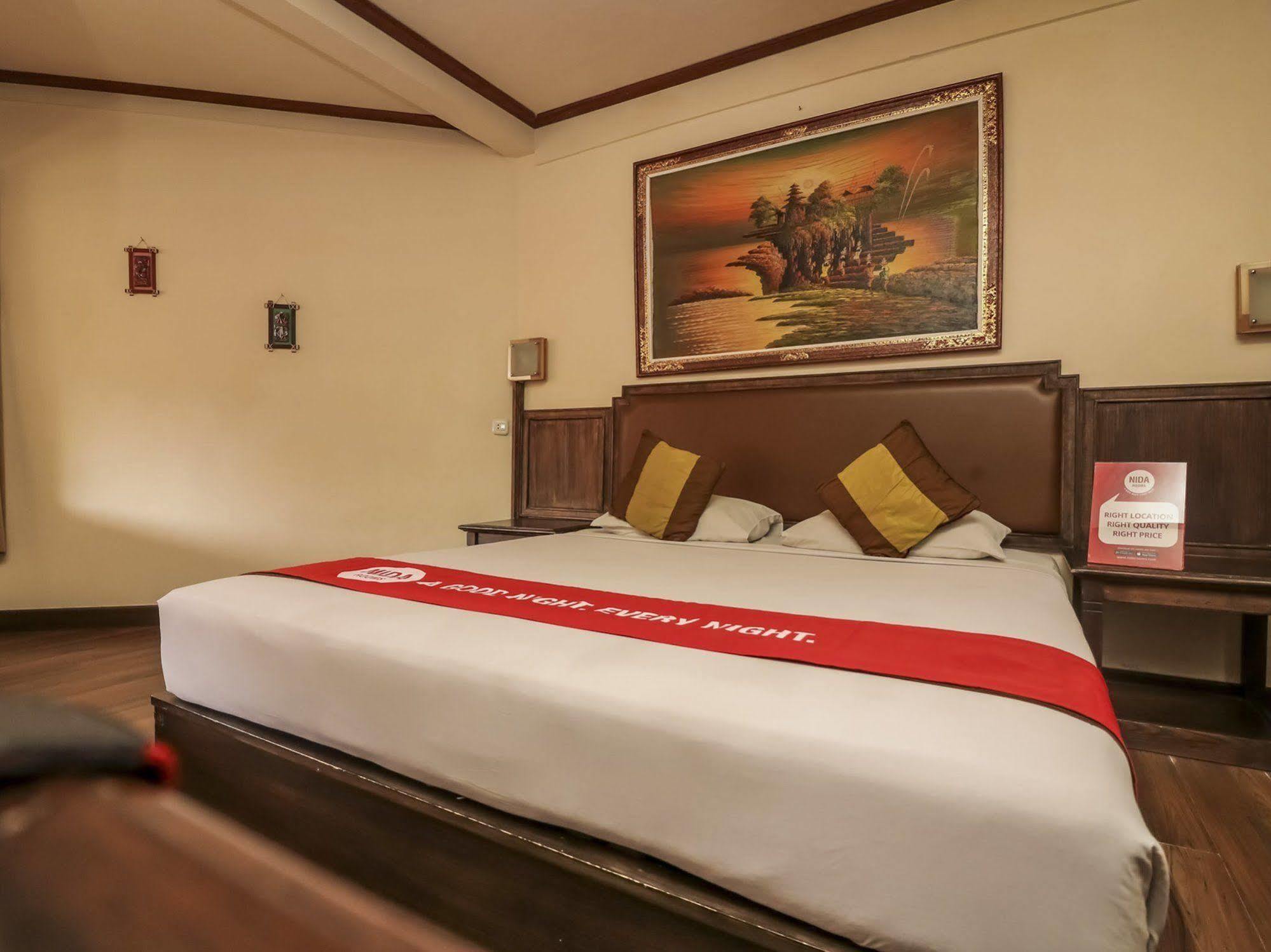 The Flora Kuta Bali Hotel Екстериор снимка