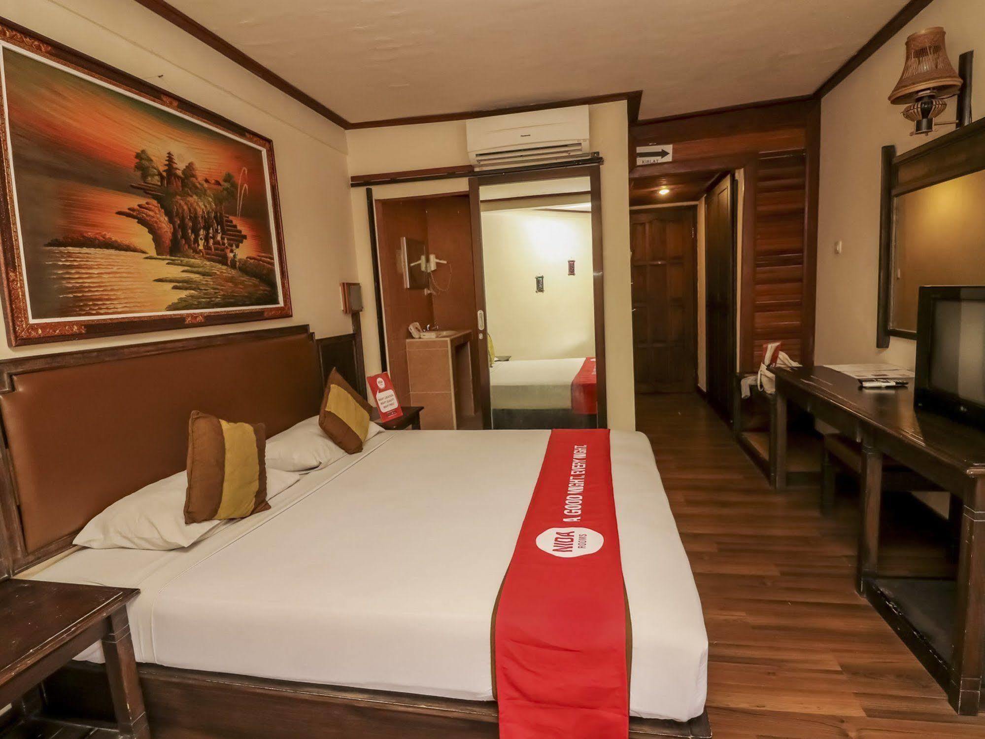 The Flora Kuta Bali Hotel Екстериор снимка