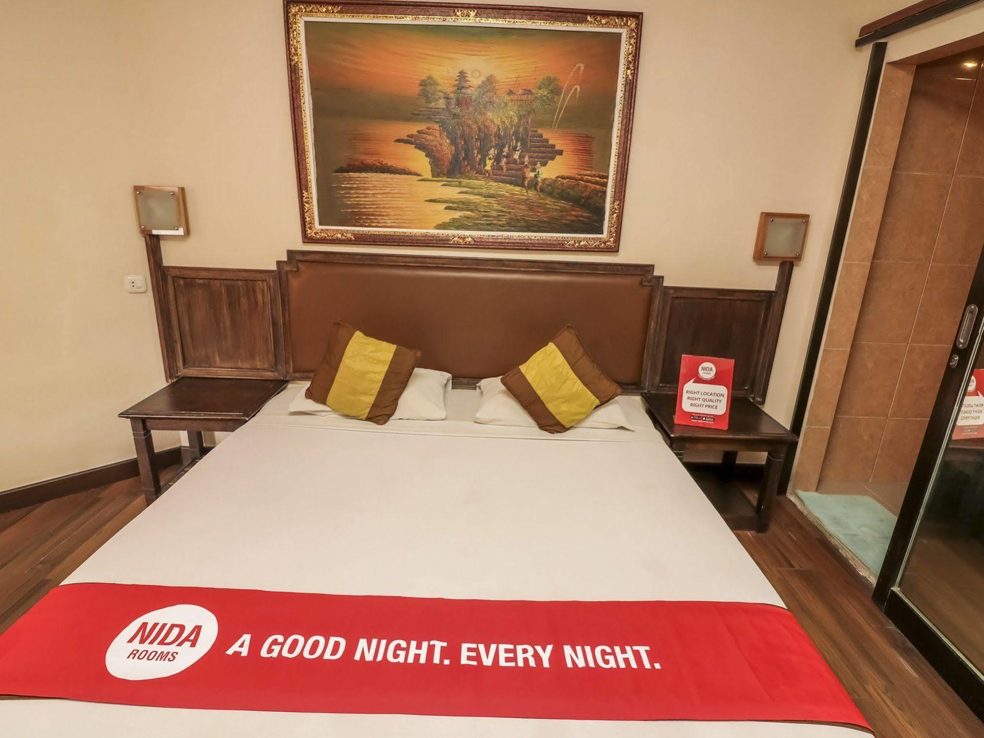 The Flora Kuta Bali Hotel Екстериор снимка