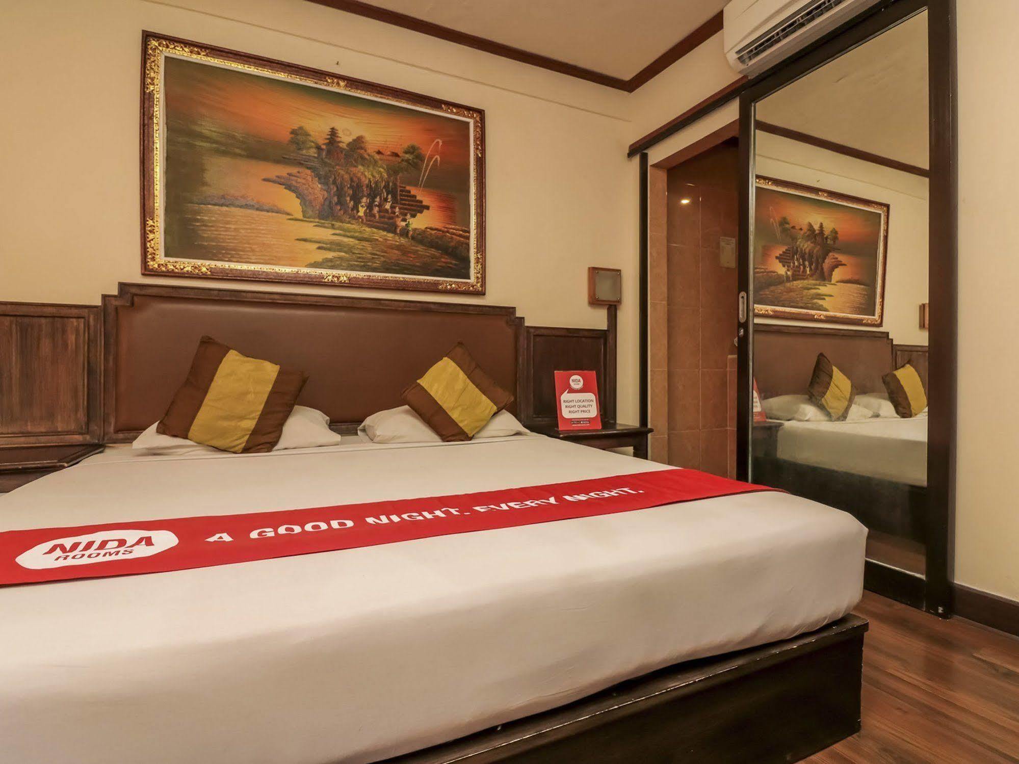 The Flora Kuta Bali Hotel Екстериор снимка