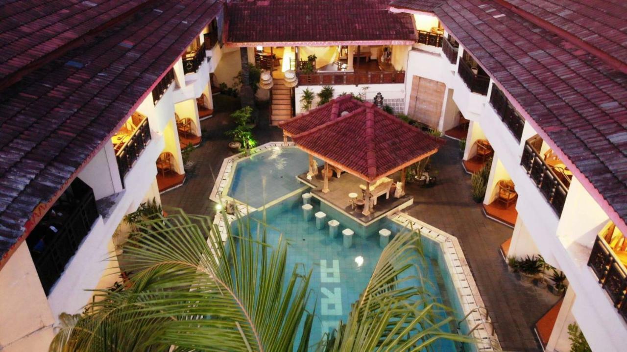 The Flora Kuta Bali Hotel Екстериор снимка